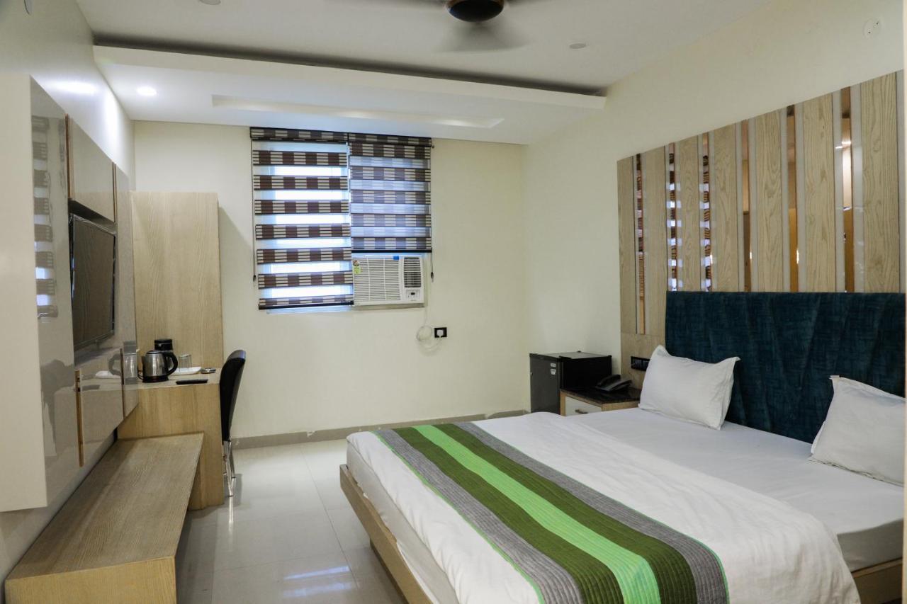 Hotel Vanson Villa - Near Connaught Place Нью-Дели Экстерьер фото