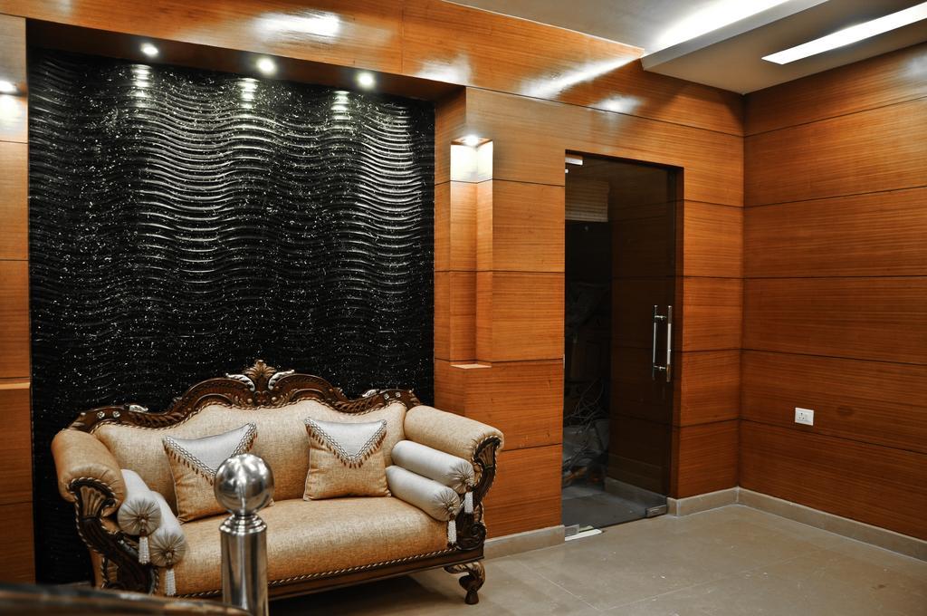 Hotel Vanson Villa - Near Connaught Place Нью-Дели Экстерьер фото