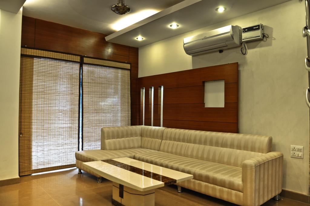 Hotel Vanson Villa - Near Connaught Place Нью-Дели Экстерьер фото