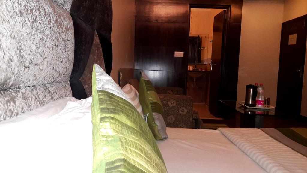 Hotel Vanson Villa - Near Connaught Place Нью-Дели Экстерьер фото