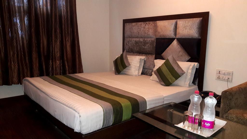 Hotel Vanson Villa - Near Connaught Place Нью-Дели Экстерьер фото