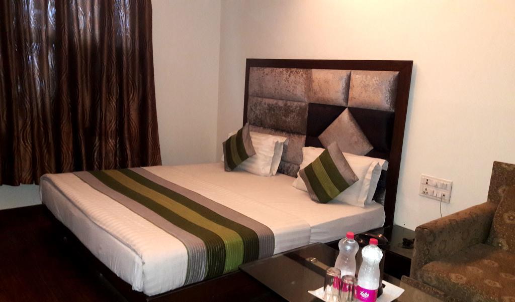 Hotel Vanson Villa - Near Connaught Place Нью-Дели Экстерьер фото