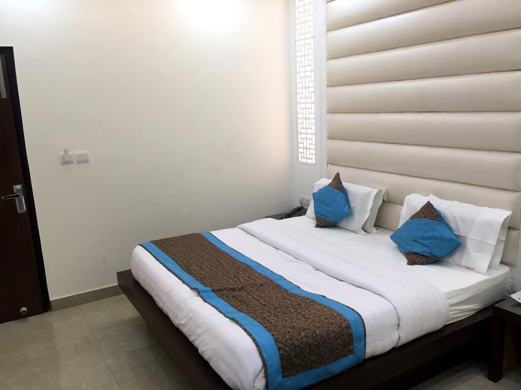 Hotel Vanson Villa - Near Connaught Place Нью-Дели Экстерьер фото